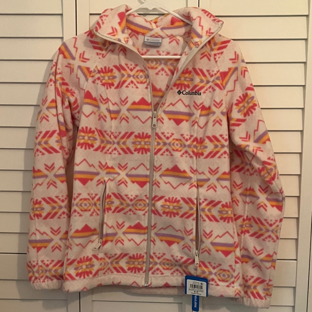 Columbia women’s zip up sweater with tags.
